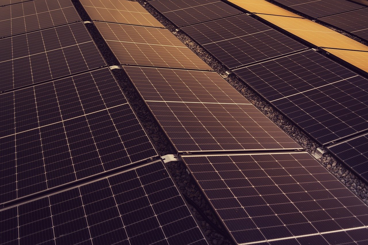 Panneau solaire monocristallin avec cellules photovoltaïques Panneau solaire monocristallin avec cellules photovoltaïques